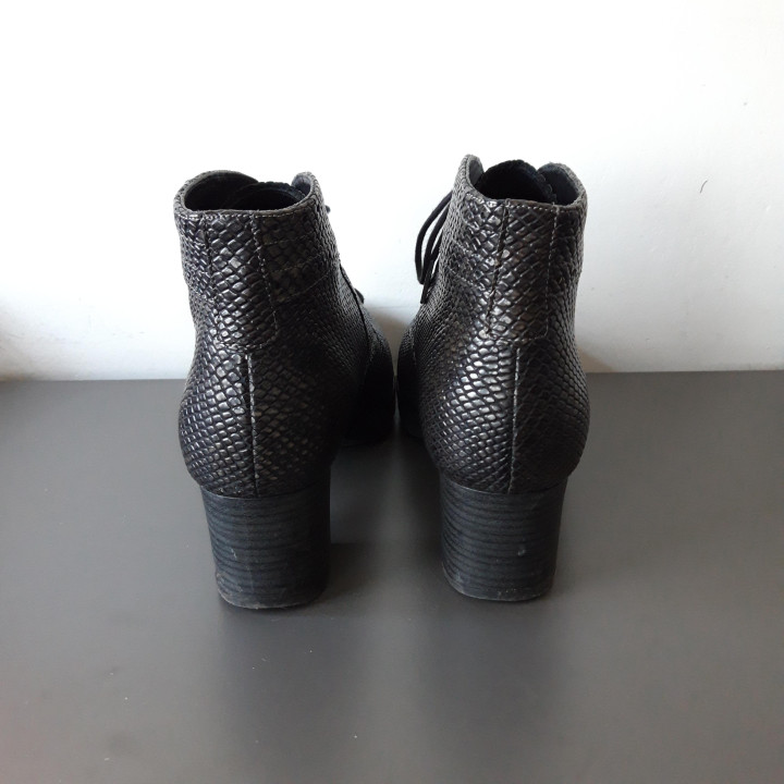 Durea enkellaarsjes met hak maat 40 H-wijdte