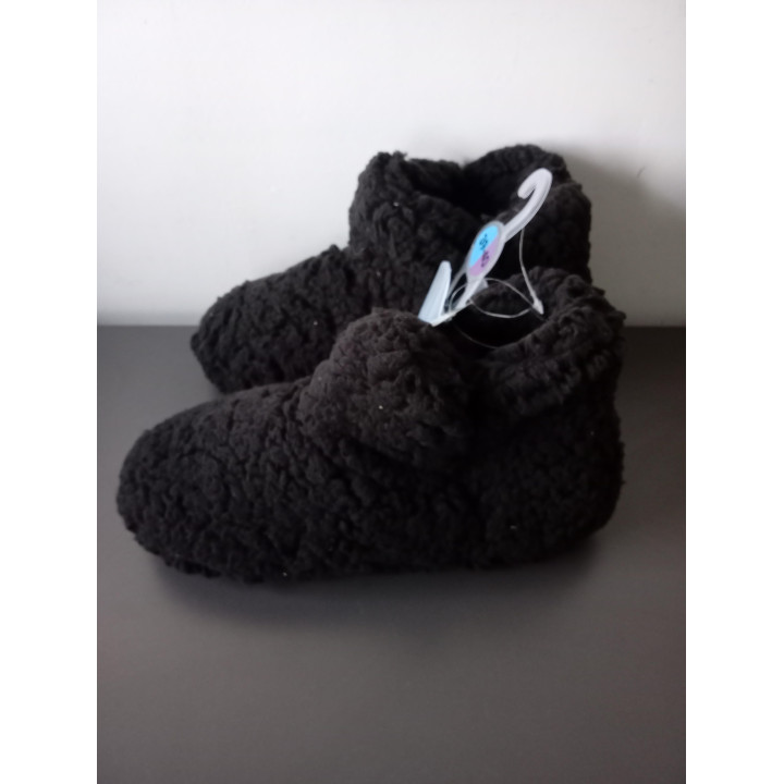 HEMA warme pantoffels zwart maat 39-40