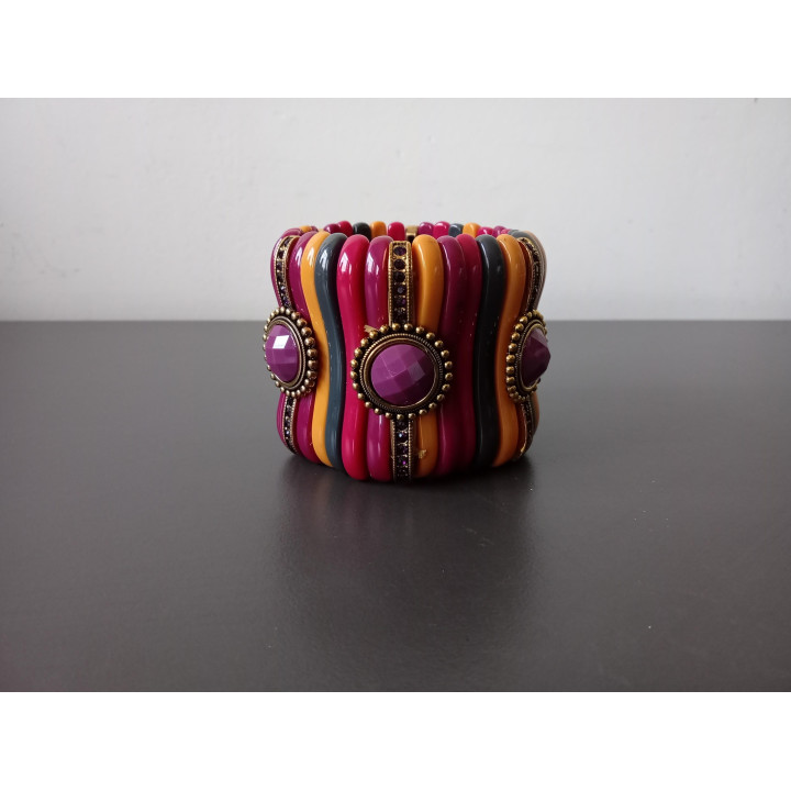 Kleurrijke armband met kralen en paarse stenen