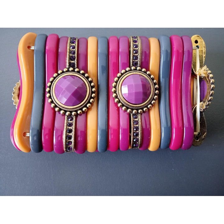 Kleurrijke armband met kralen en paarse stenen