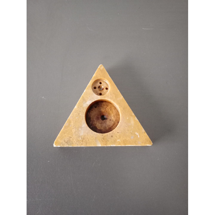 Driehoekige marmeren wierookhouder