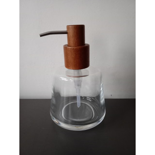 Glazen zeepdispenser met houten pomp