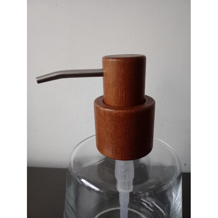 Glazen zeepdispenser met houten pomp