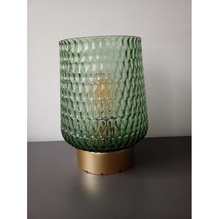 Groene glazen tafellamp met structuurglas en gouden voet sfeerverlichting