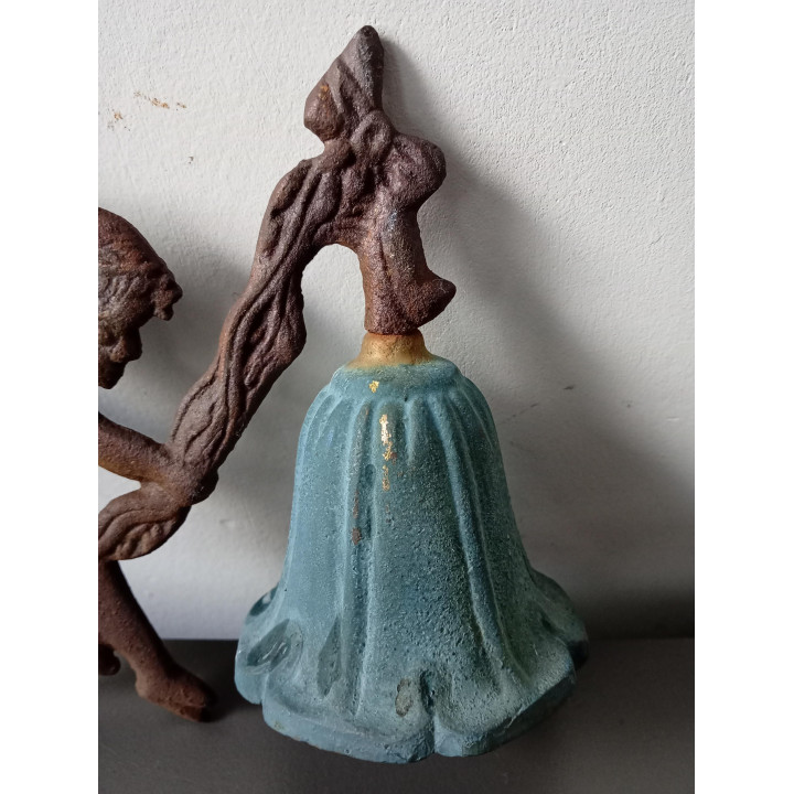 Gietijzeren wandbel met elfje vintage brocante