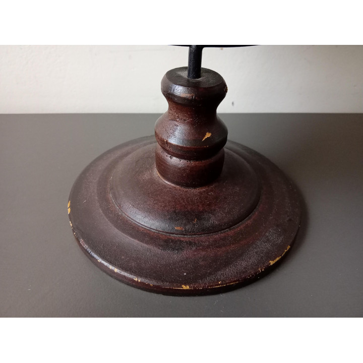 Decoratieve wereldbol op houten voet