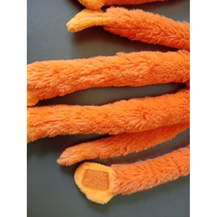 Set van 2 pluche apen met klittenband handjes
