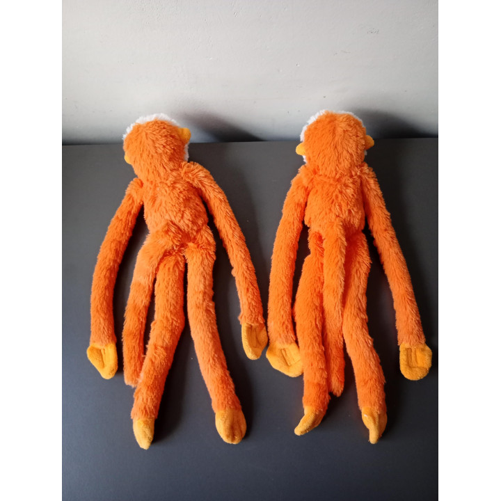 Set van 2 pluche apen met klittenband handjes