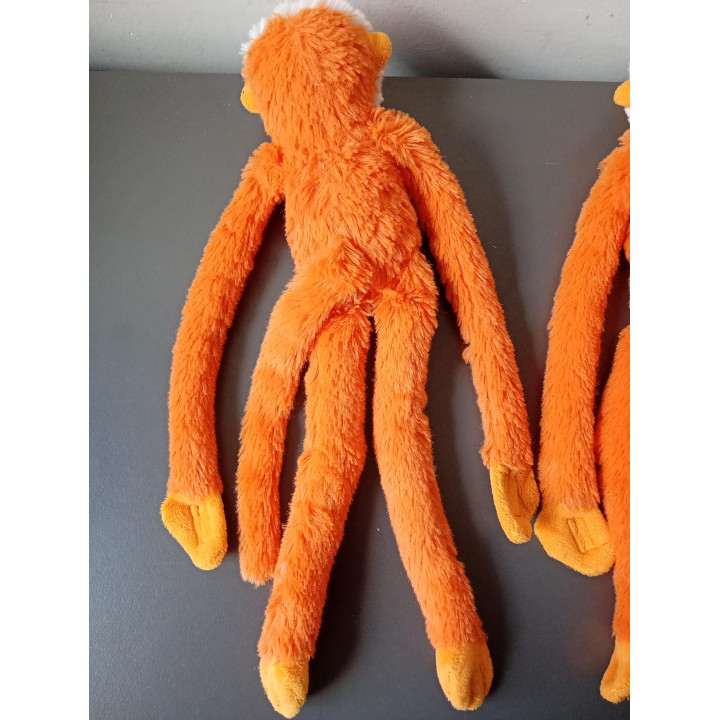 Set van 2 pluche apen met klittenband handjes