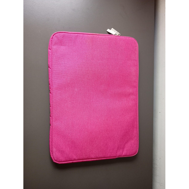 Roze laptophoes met rits en extra vak