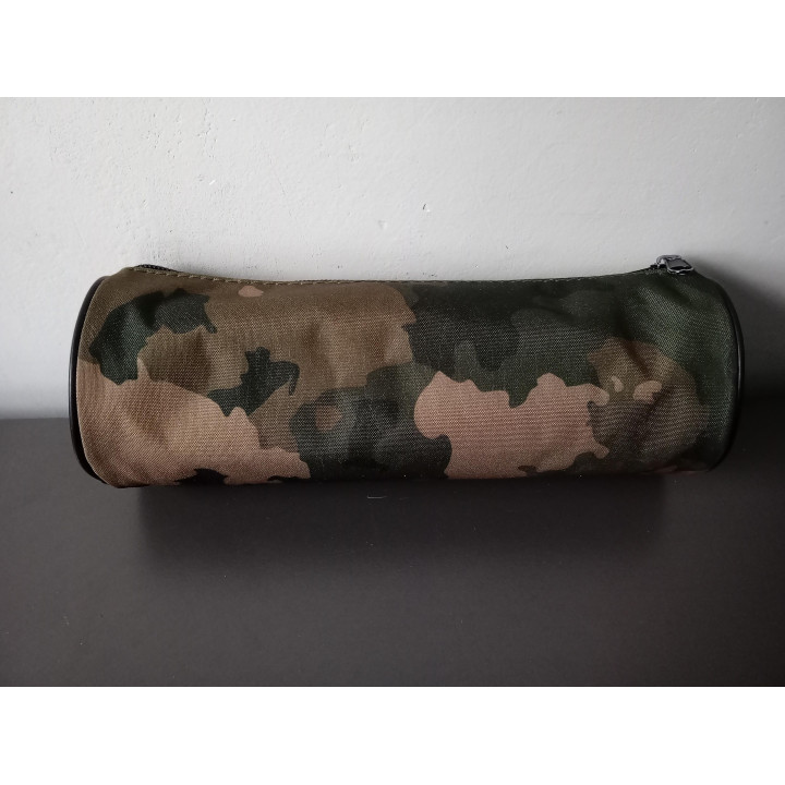 Camouflage etui met AWSM opdruk