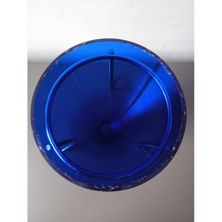 Blauw glazen vaasje met metalen houder