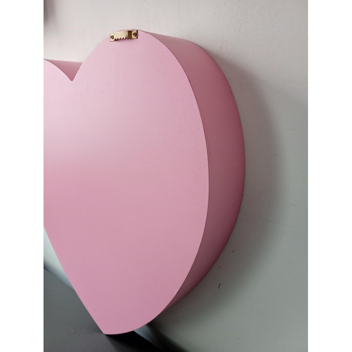 Roze hartvormige wandkast vakkenkast