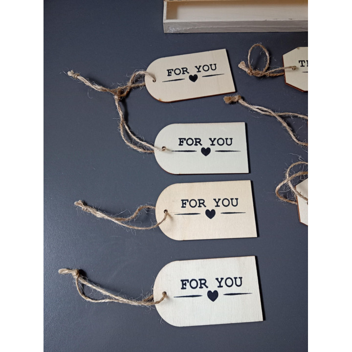 Houten cadeau labels met touwtje | Angelique’s Kringloop