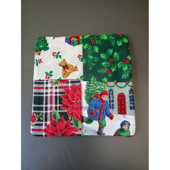 Handgemaakt etui maandverband kerstprint | Angelique’s Kringloop
