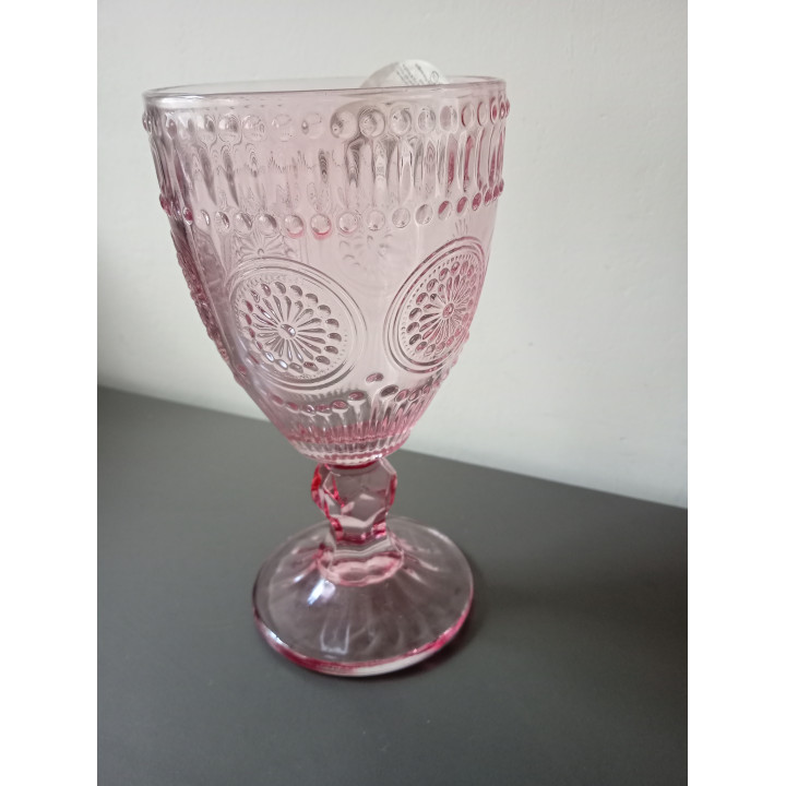 Roze Glas op Voet met Reliëfpatroon