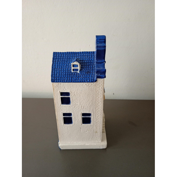 Spaarpot Bankgebouw in Blauw-Witte Stijl