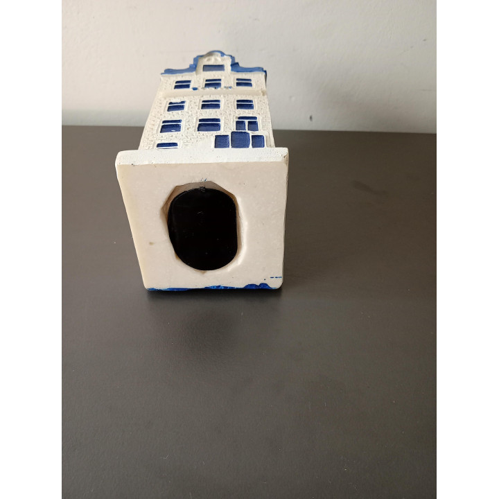 Spaarpot Bankgebouw in Blauw-Witte Stijl