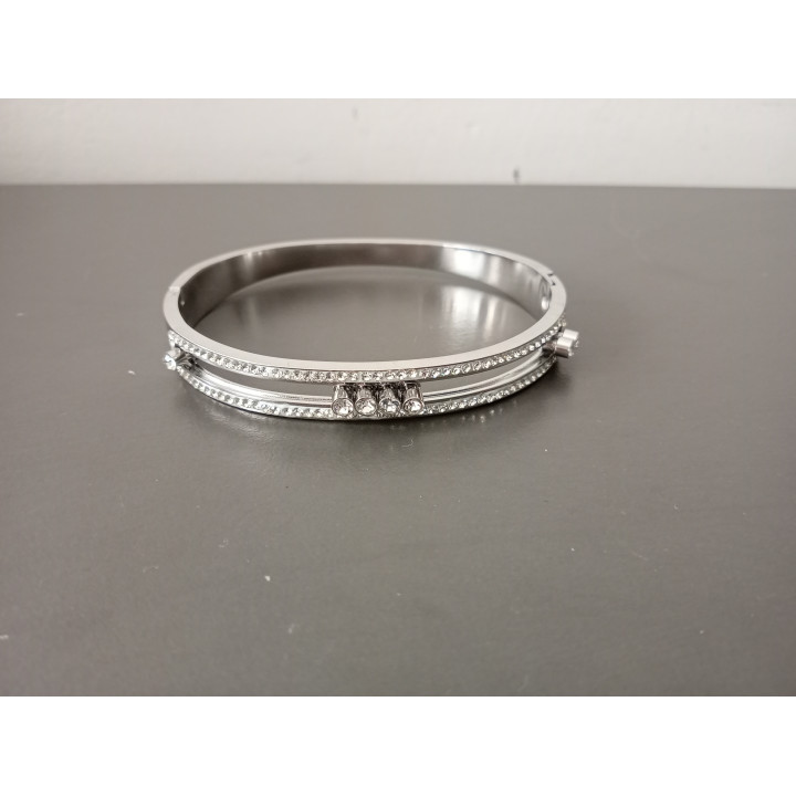 Zilverkleurige Armband met Strass en Kliksluiting