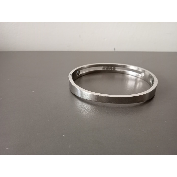 Zilverkleurige Armband met Strass en Kliksluiting