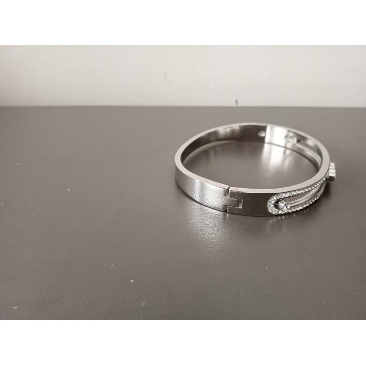 Zilverkleurige Armband met Strass en Kliksluiting