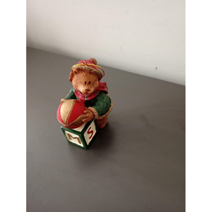 Kersthanger Teddybeer met Bal en Letterblok