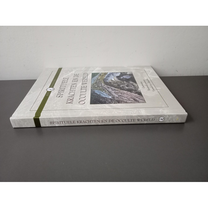 Spirituele krachten en de occulte wereld hardcover boek