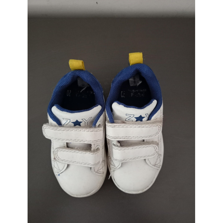 Witte kindersneakers met klittenband maat 20