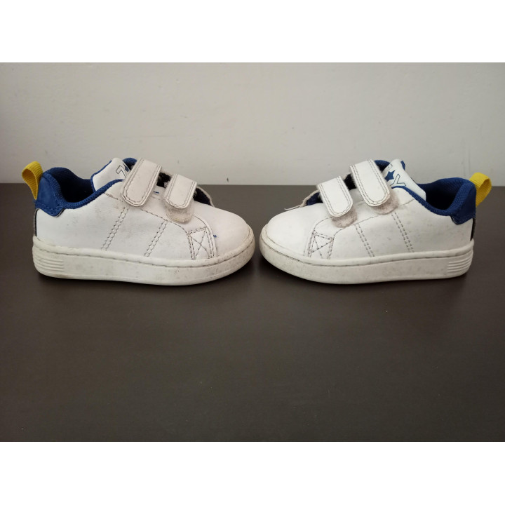 Witte kindersneakers met klittenband maat 20