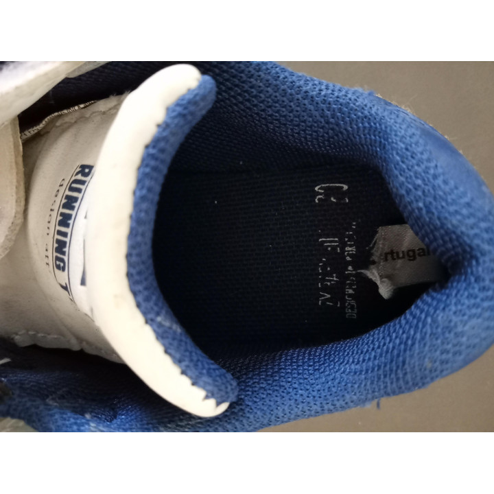 Witte kindersneakers met klittenband maat 20