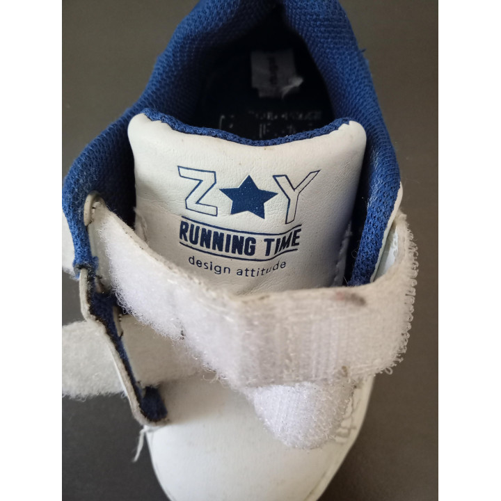 Witte kindersneakers met klittenband maat 20