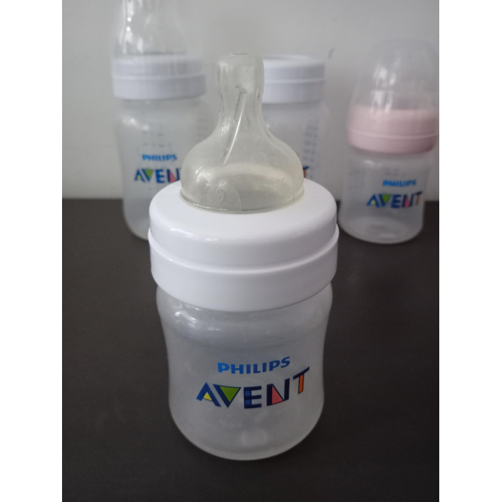 4 Philips Avent babyflessen met sterilisatiedoosjes