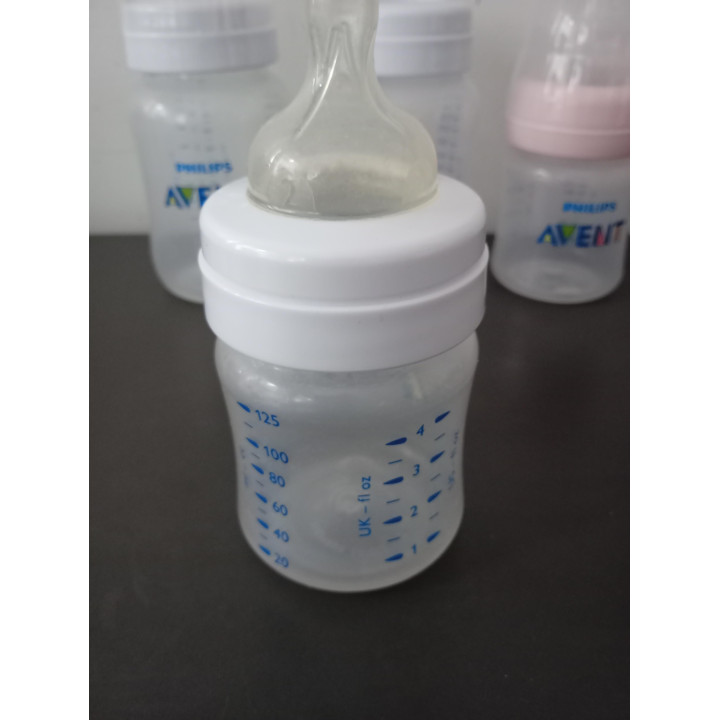 4 Philips Avent babyflessen met sterilisatiedoosjes