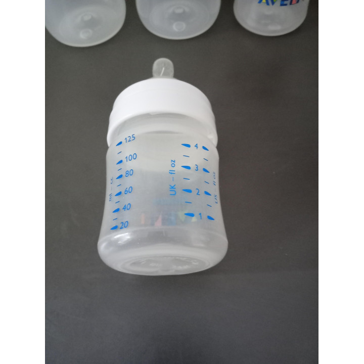 4 Philips Avent babyflessen met sterilisatiedoosjes
