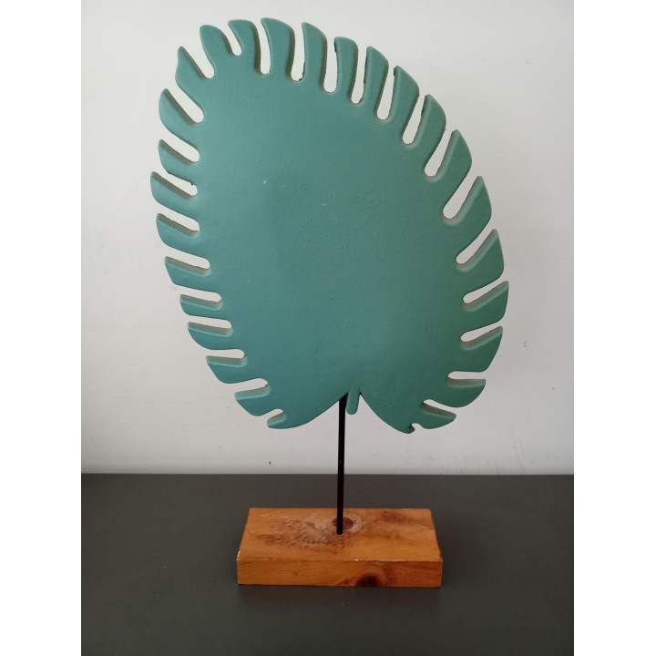 Decoratief monstera blad op houten voet 38 cm