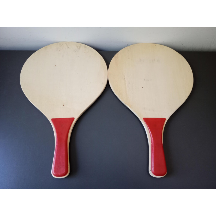 Set van 2 houten beachball rackets met retro print