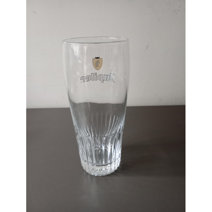 Jupiler bierglas met geel logo en ribbelglas