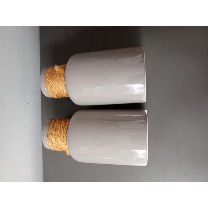 Set van 2 grijze keramieken vaasjes met touw