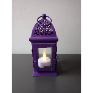 Paarse metalen lantaarn met glas