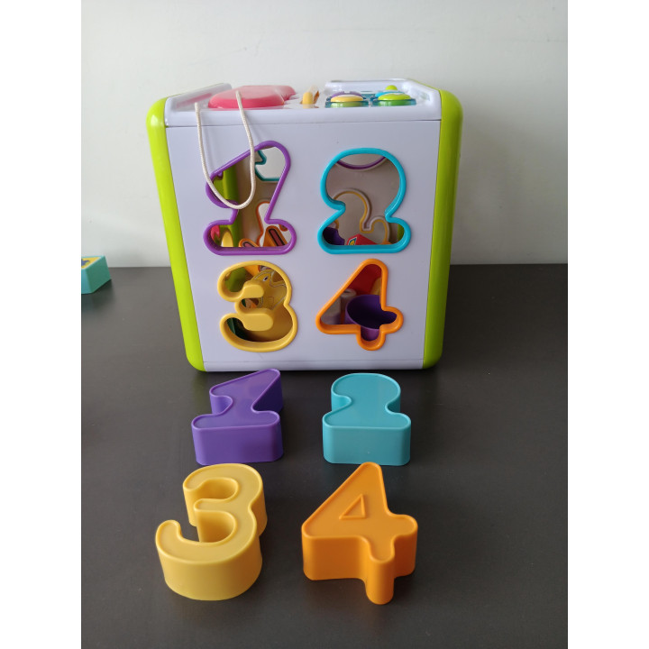 Activiteitenkubus - Vormsorter met Geluid & Klok