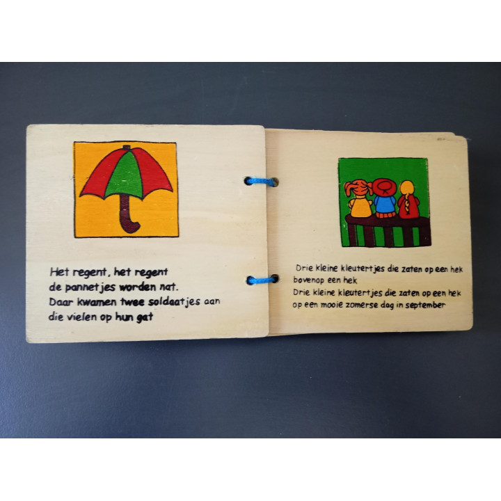 TOI-TOYS Vrolijke liedjes houten kinderboekje