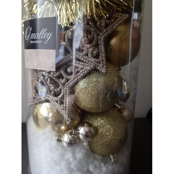 Kerstdecoratie in koker goud
