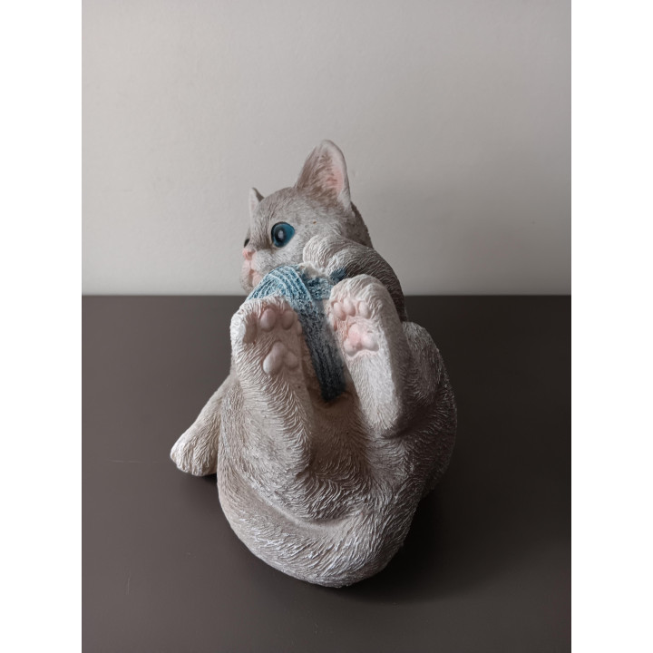 Beeldje Kat met Wol - Hard Kunststof