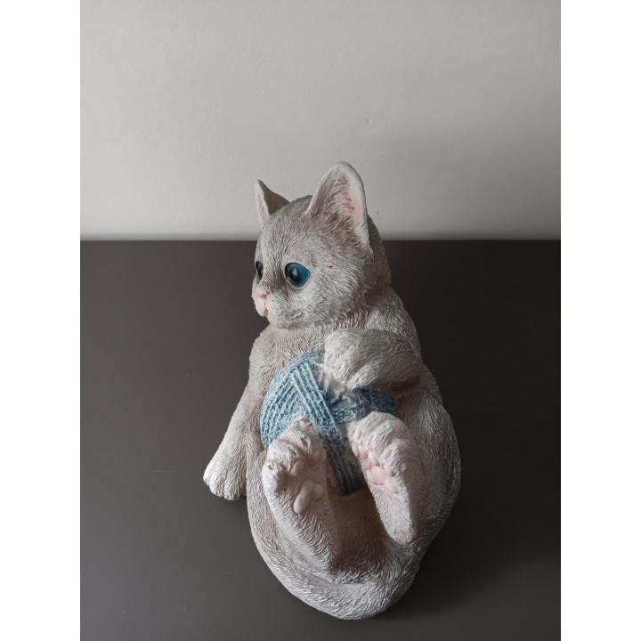Beeldje Kat met Wol - Hard Kunststof