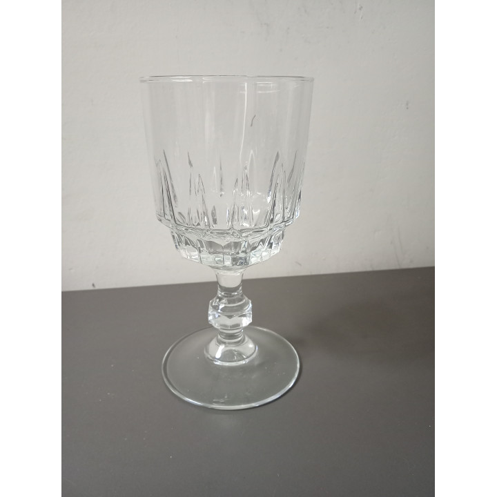 Wijnglas op voet met reliëf 14,5 cm