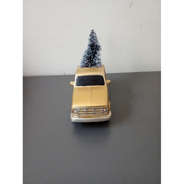 Gouden kerstauto met kerstboom en LED verlichting 11 cm