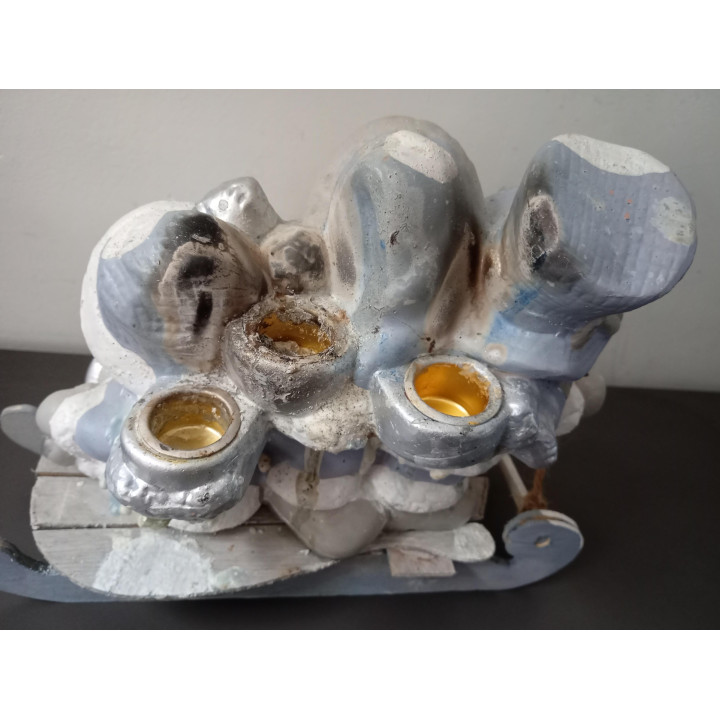 Kerstdecoratie drie sneeuwpoppen op slee met kaarshouders