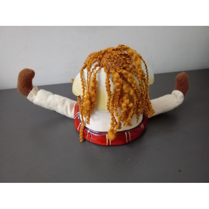 Decoratief kerstengeltje met gestrekte benen