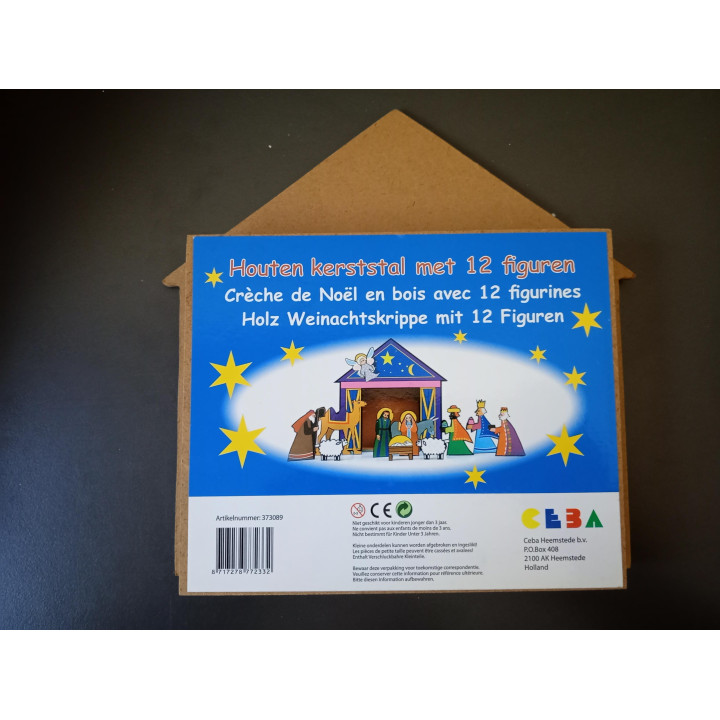 Houten kerststal met 11 figuren Ceba