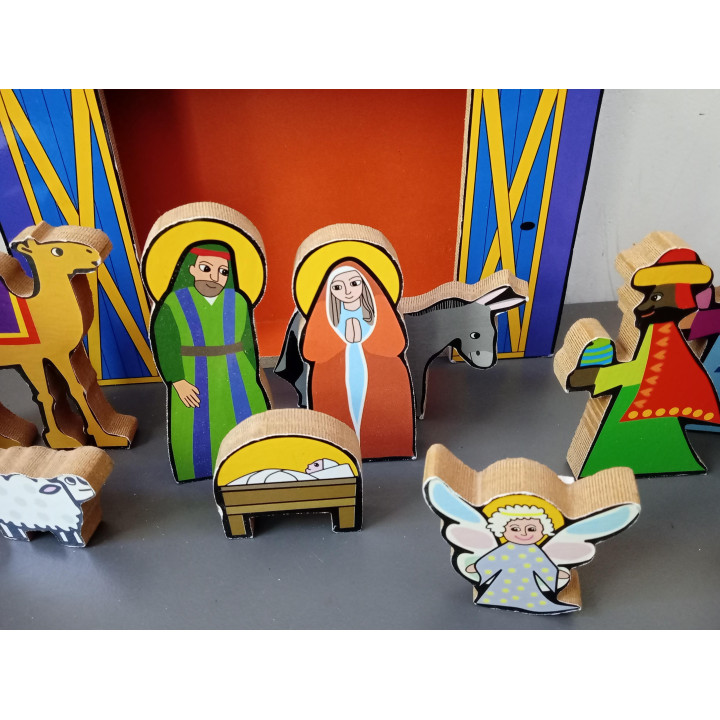 Houten kerststal met 11 figuren Ceba